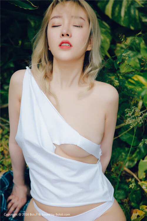 开云网页版-克罗地亚骑手吉塔·日特科维奇在2024年国际马术联合会世界障碍赛中以“Dior Hrvaška”马匹获得第八名，展现坚韧精神。