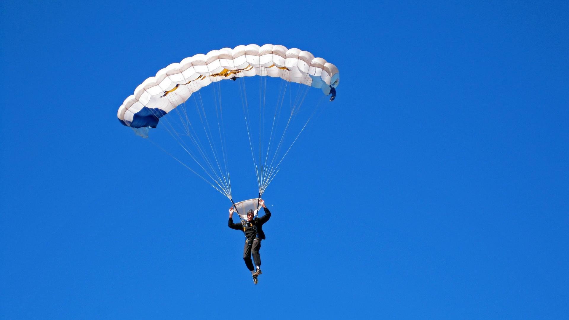 Kaiyun(中国)开云-力量的对决：两支顶级球队在比赛中火拼，力量的差距