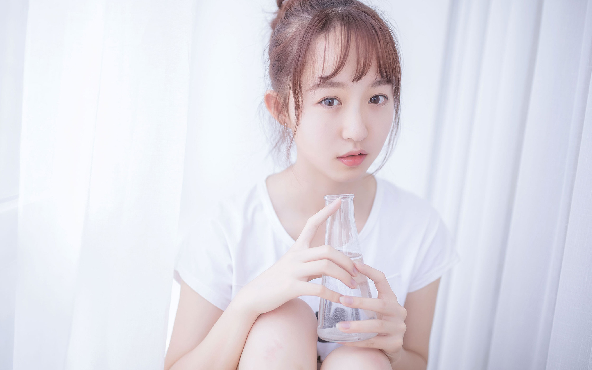 足球赛场上各队风云际会，竞争日渐激烈，修改病句足球比赛时队员们提出胜不骄败不馁