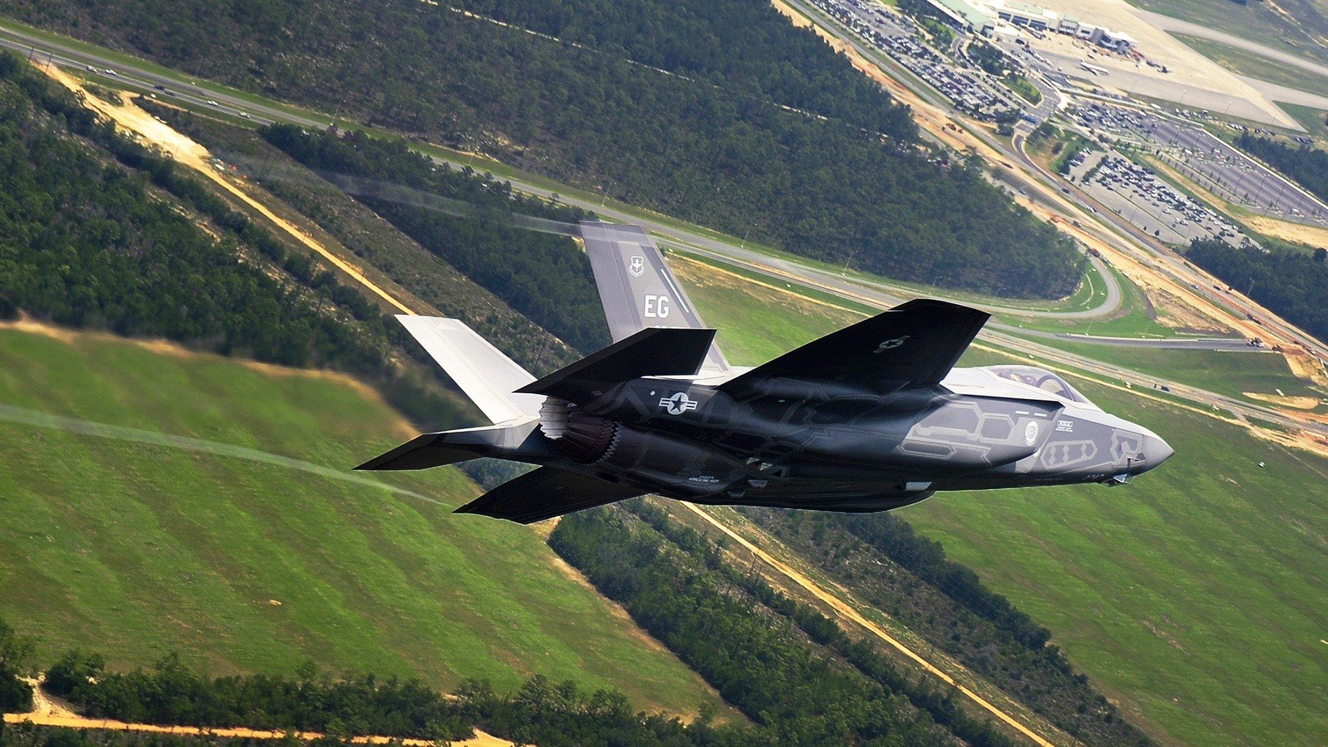 开云·体育官网APP下载-足球少女挥汗拼搏，国脚誓要夺魁，足球少女演员