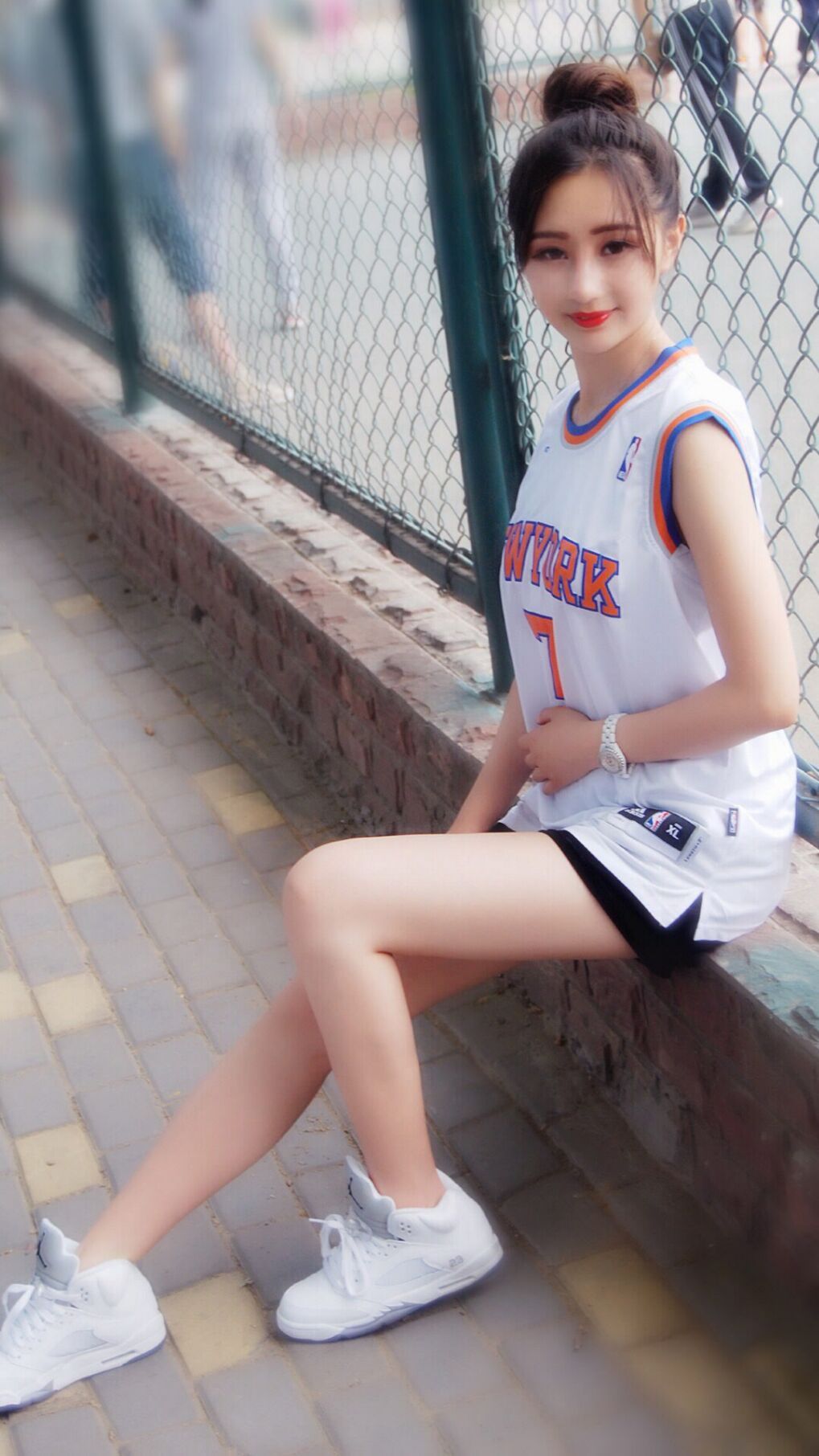 勒沃库森持球推进顺畅形成压制局面，勒沃库森的球星